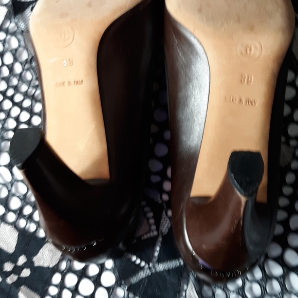 Chanel Brown & Black Leather Pumps - Picture 5 of 8